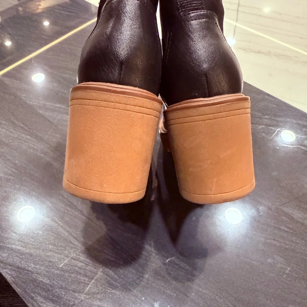 Stylish Black and Brown Women's Boots - Picture 5 of 8